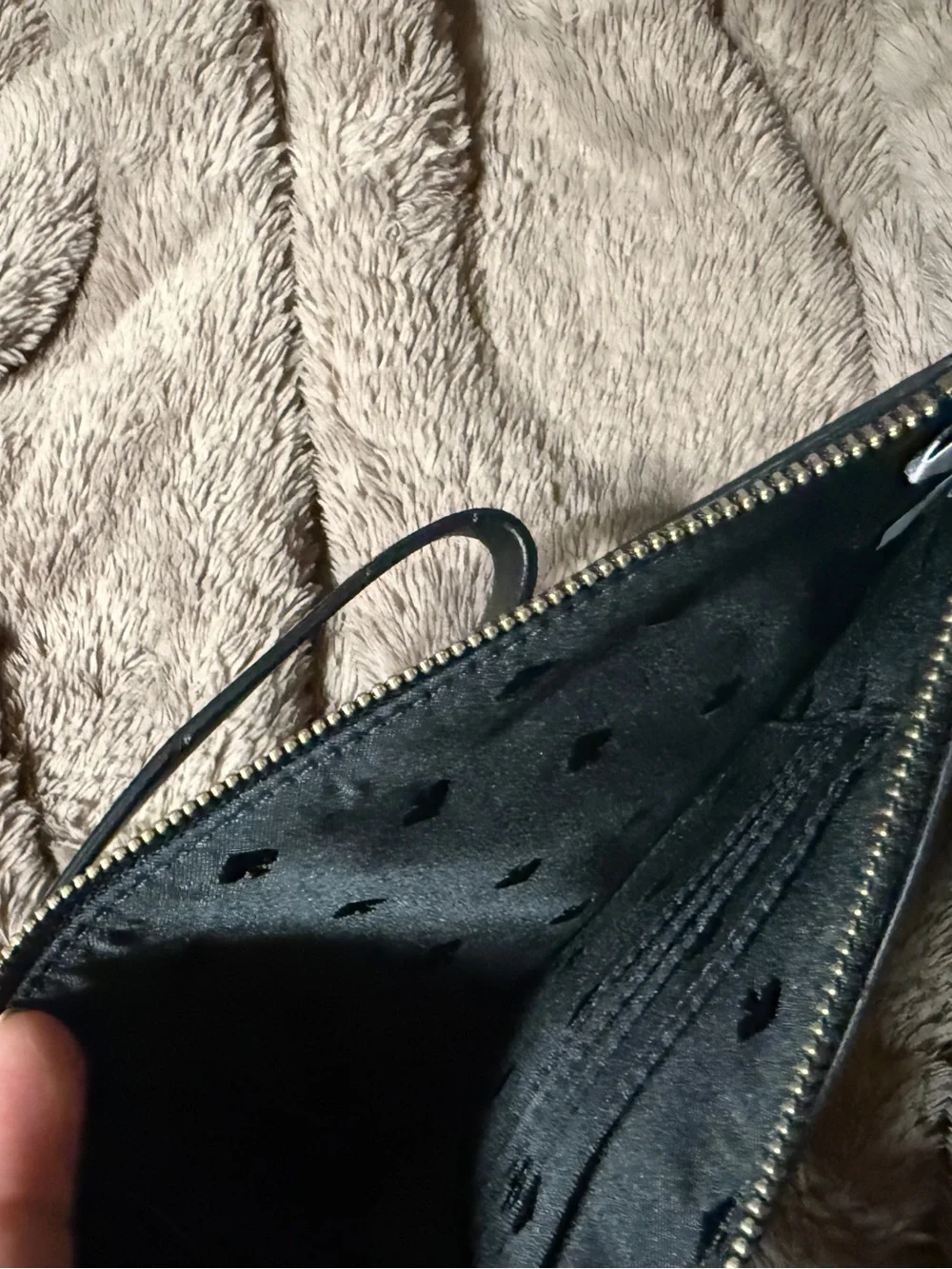 kate spade Black & Cream Two-Tone Wristlet